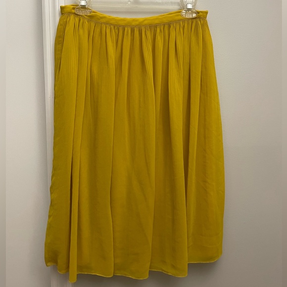 NWOT Zara pleated belted midi skirt in sand size xs